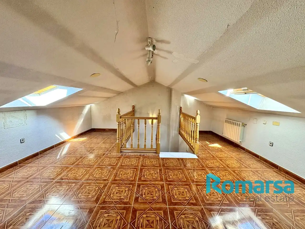 Detached homes for sale in Ávila  with Heating, Private garden and Parquet flooring