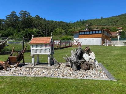 Vista exterior de Casa o xalet en venda en Mos amb Calefacció, Jardí privat i Parquet