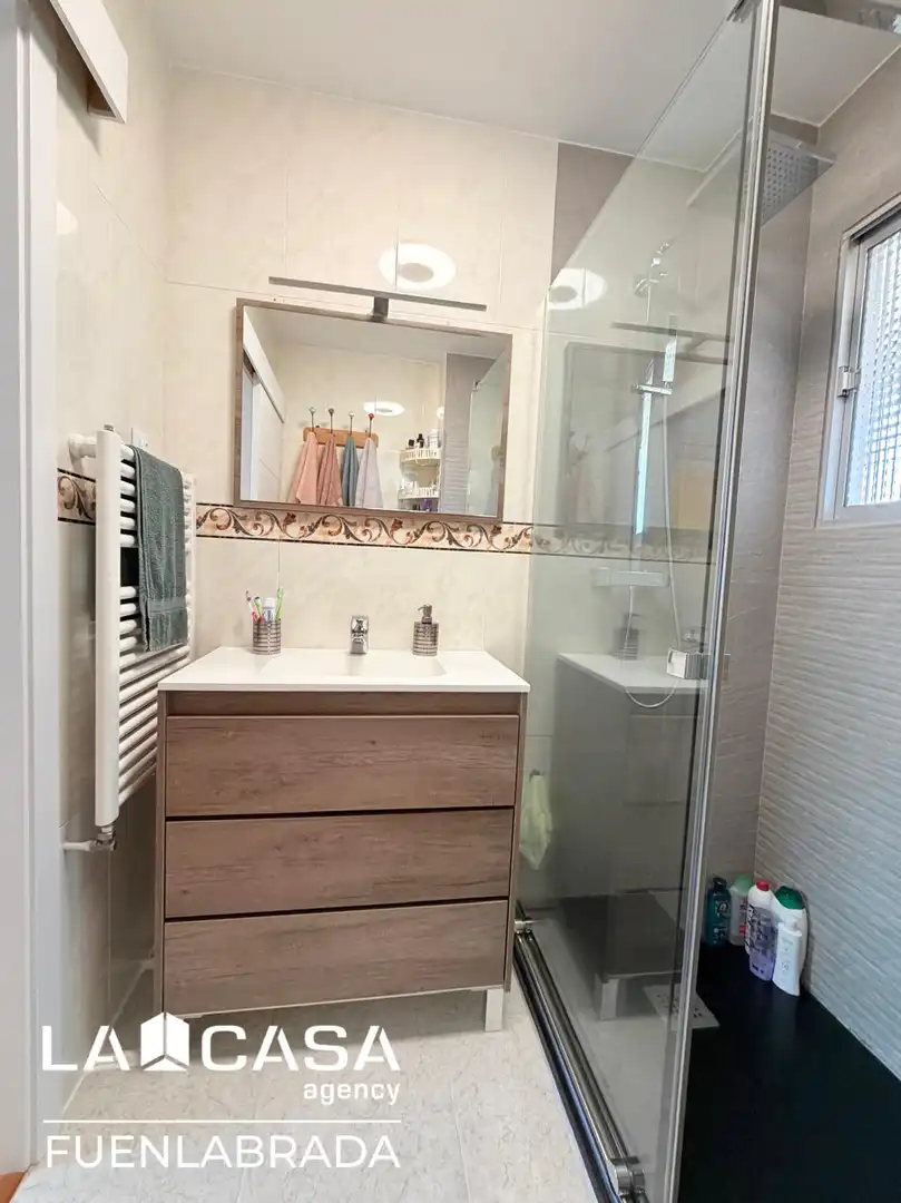 Baño de Piso en venta en Fuenlabrada con Calefacción y Terraza