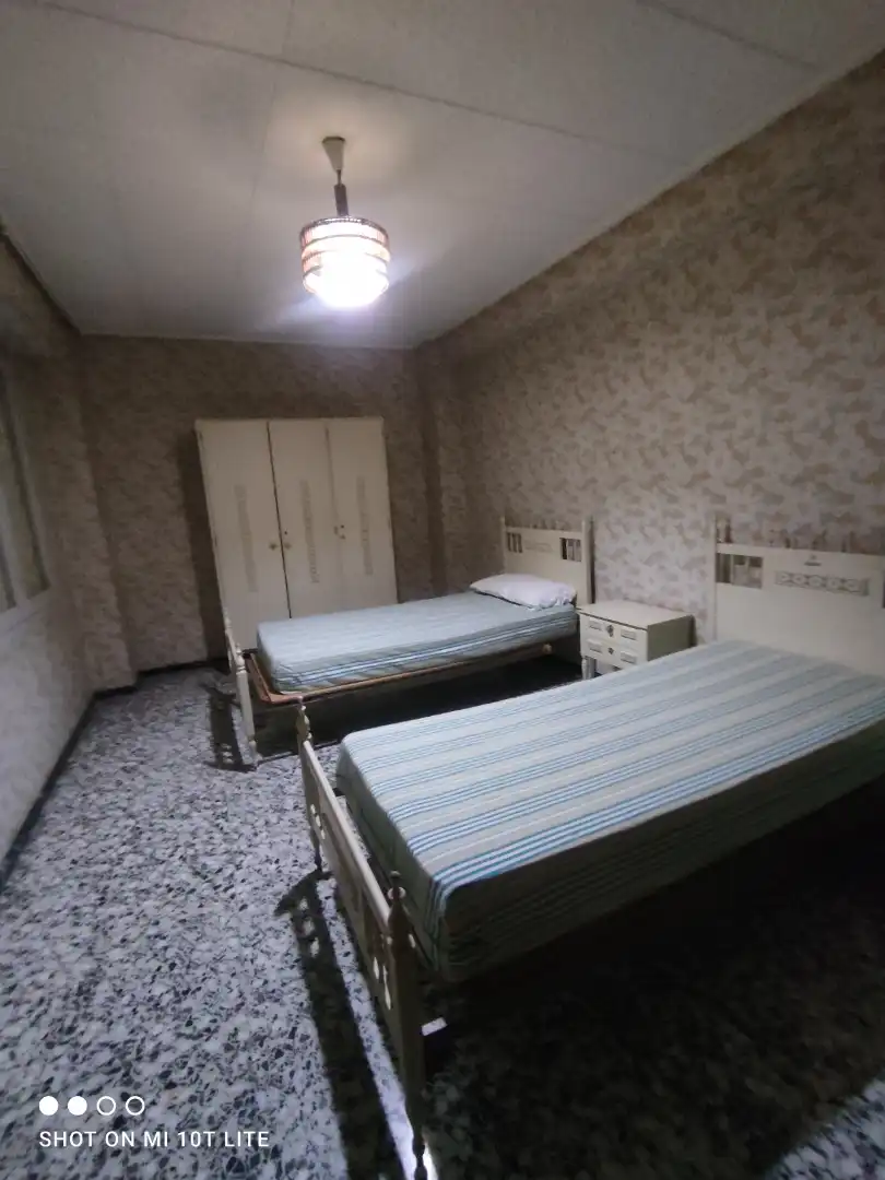 Schlafzimmer von Wohnung zur Miete in Elche / Elx mit Möbliert, Ofen und Waschmaschine