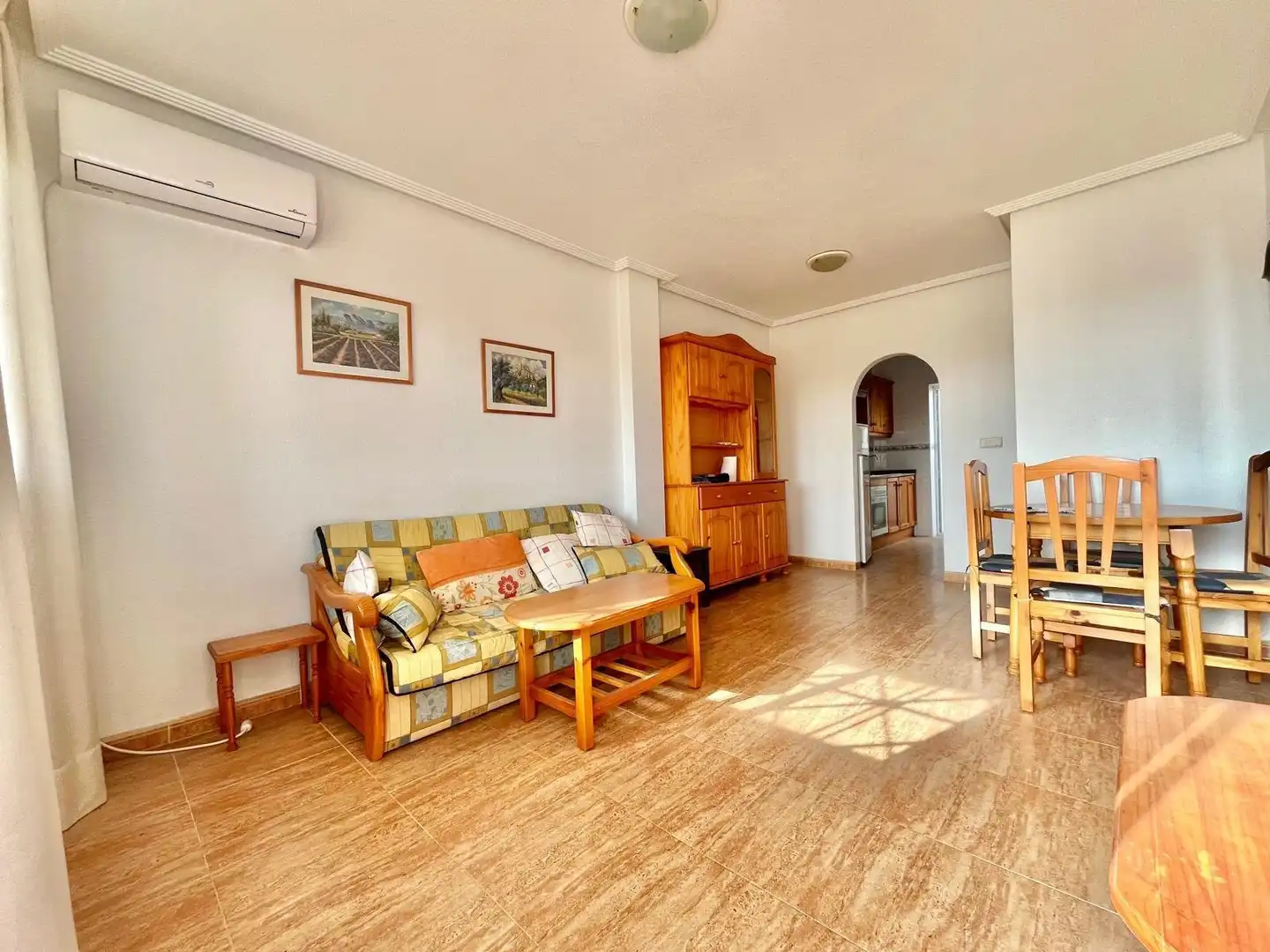 Sala d'estar de Casa o xalet en venda en Orihuela amb Calefacció, Jardí privat i Piscina