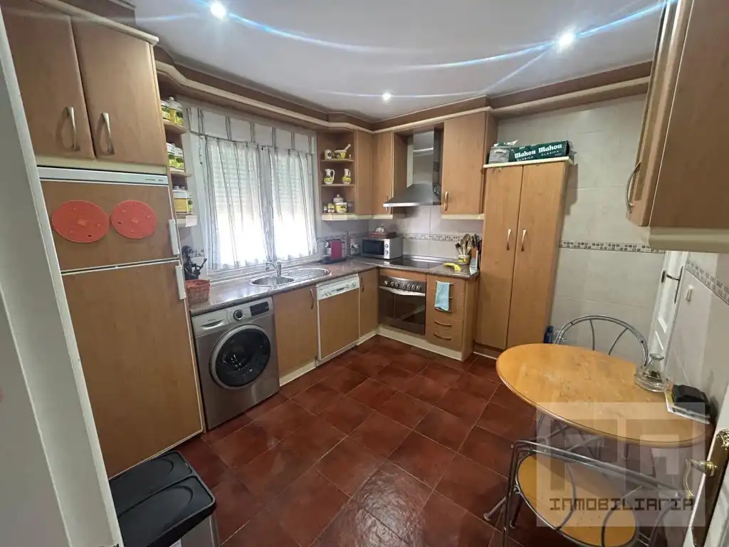 Kitchen of Houses for rent in Las Navas del Marqués 