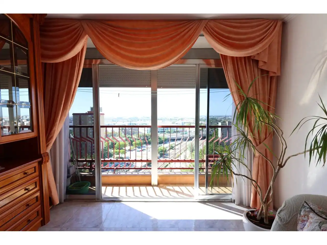 Balcony of Flat for sale in L'Hospitalet de Llobregat  with Furnished and Balcony