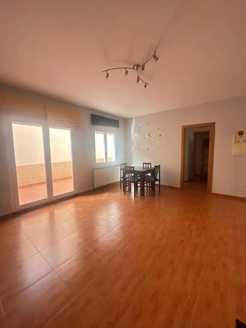 Wohnzimmer von Wohnung zur Miete in Valdepeñas