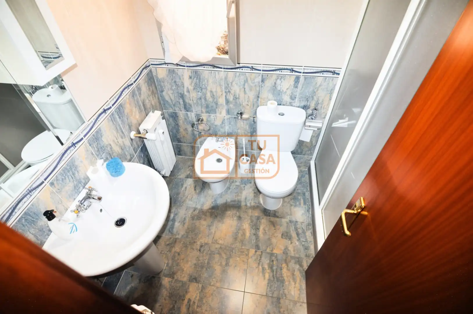 Baño de Piso de alquiler en Cáceres con Calefacción, Terraza y Amueblado