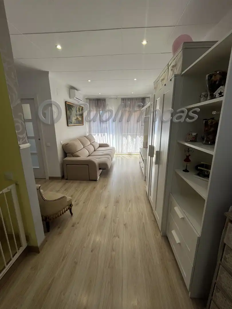 Einfamilien-Reihenhaus zum Verkauf in Carrer de la Pau, Llefià