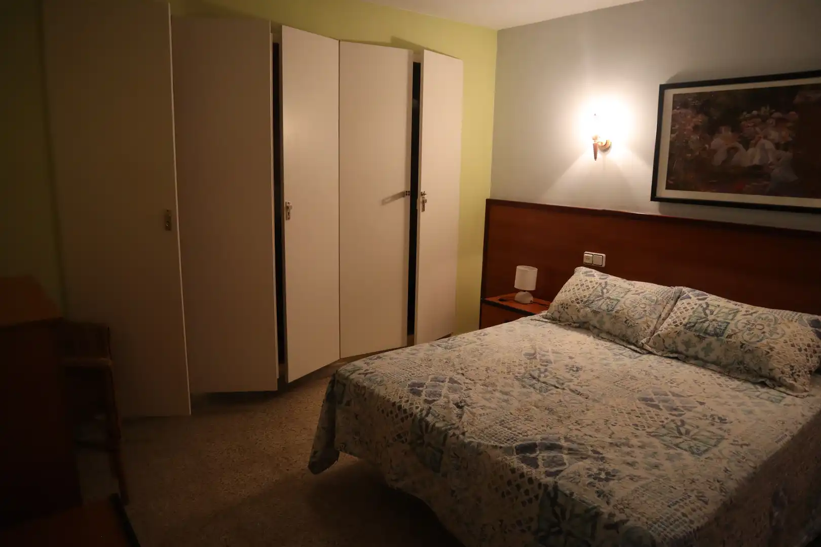 Schlafzimmer von Einfamilien-Reihenhaus zum Verkauf in Tossa de Mar mit Klimaanlage, Privatgarten und Terrasse