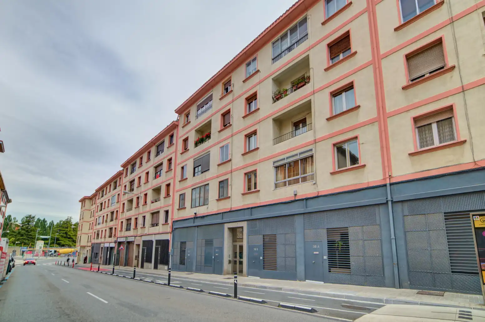 Vista exterior de Piso en venta en  Pamplona / Iruña con Calefacción, Parquet y Terraza