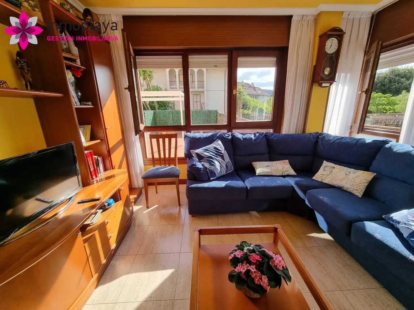 Sala d'estar de Planta baixa en venda en Noja amb Calefacció, Terrassa i Moblat