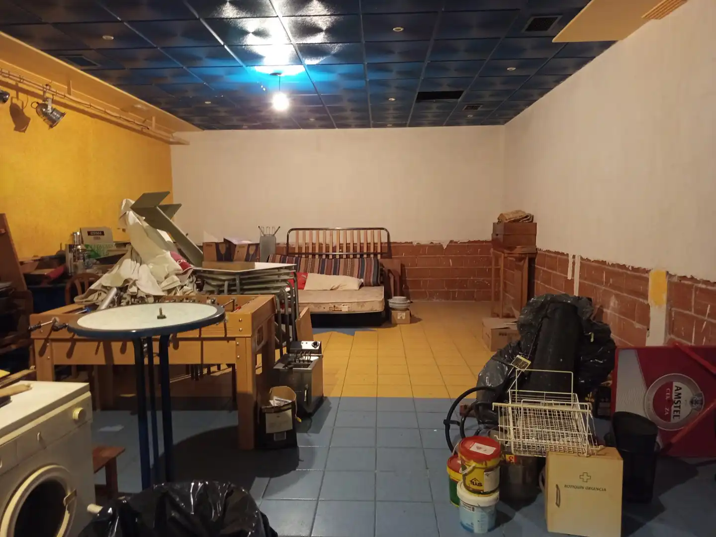 Local en venda en Villatobas amb Aire condicionat, Moblat i Alarma