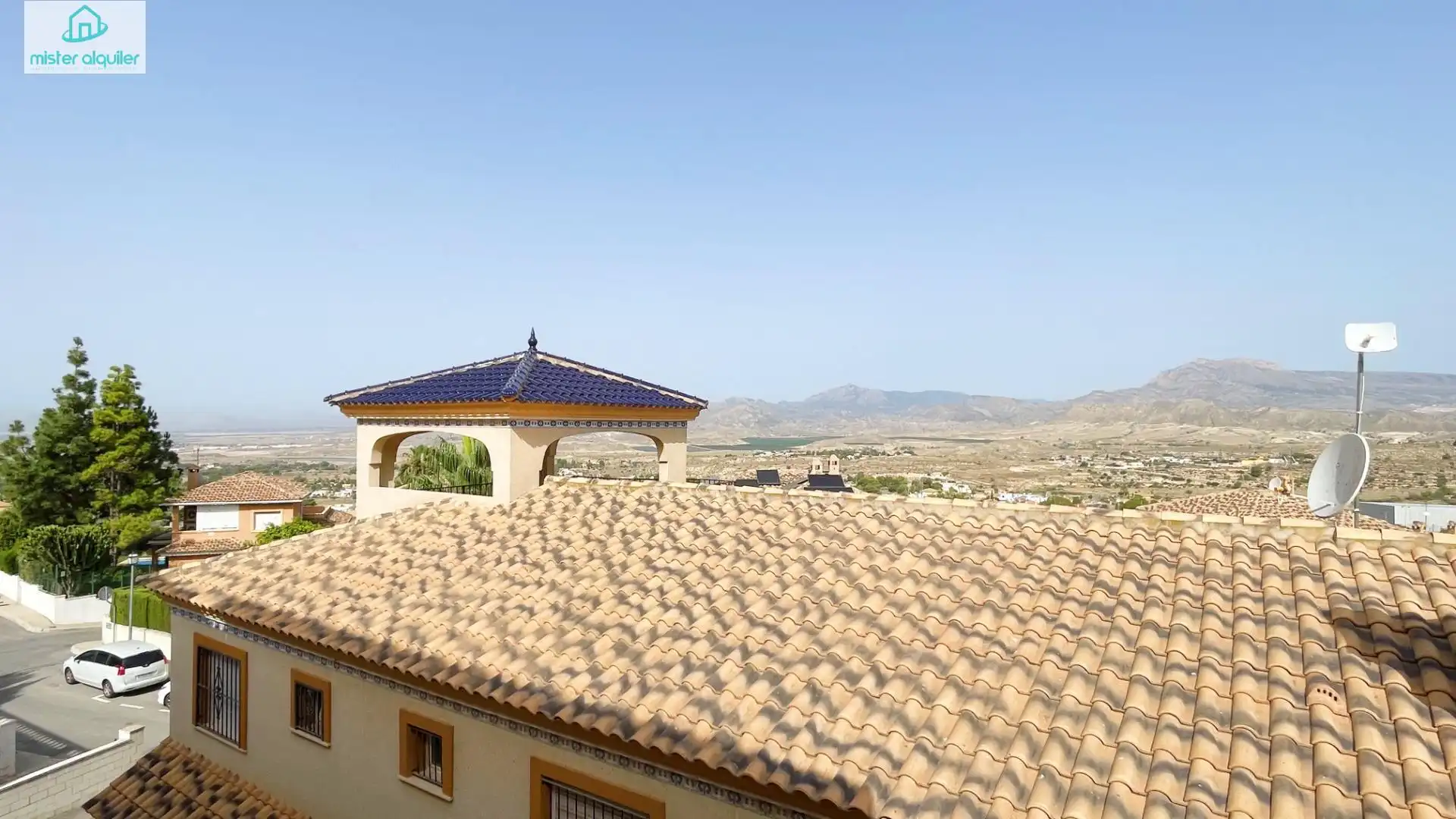 Vista exterior de Casa o xalet de lloguer en Busot amb Aire condicionat, Calefacció i Jardí privat
