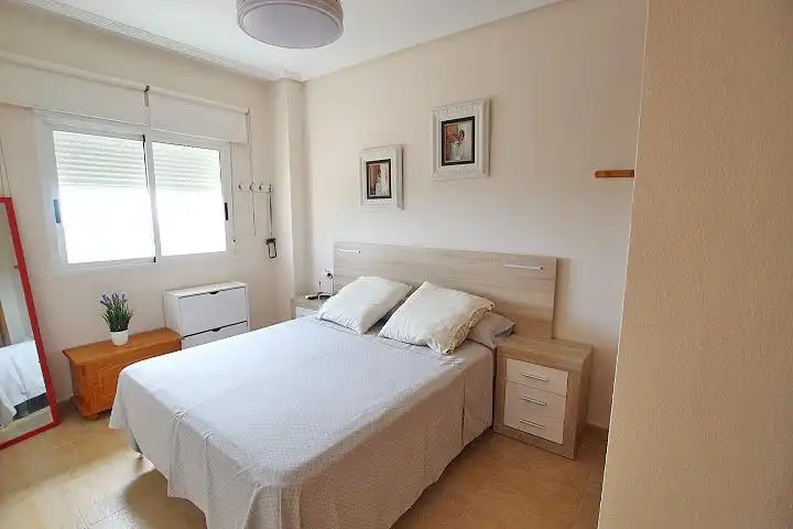 Habitación de Apartamento en venta en Guardamar del Segura con Aire acondicionado, Terraza y Trastero