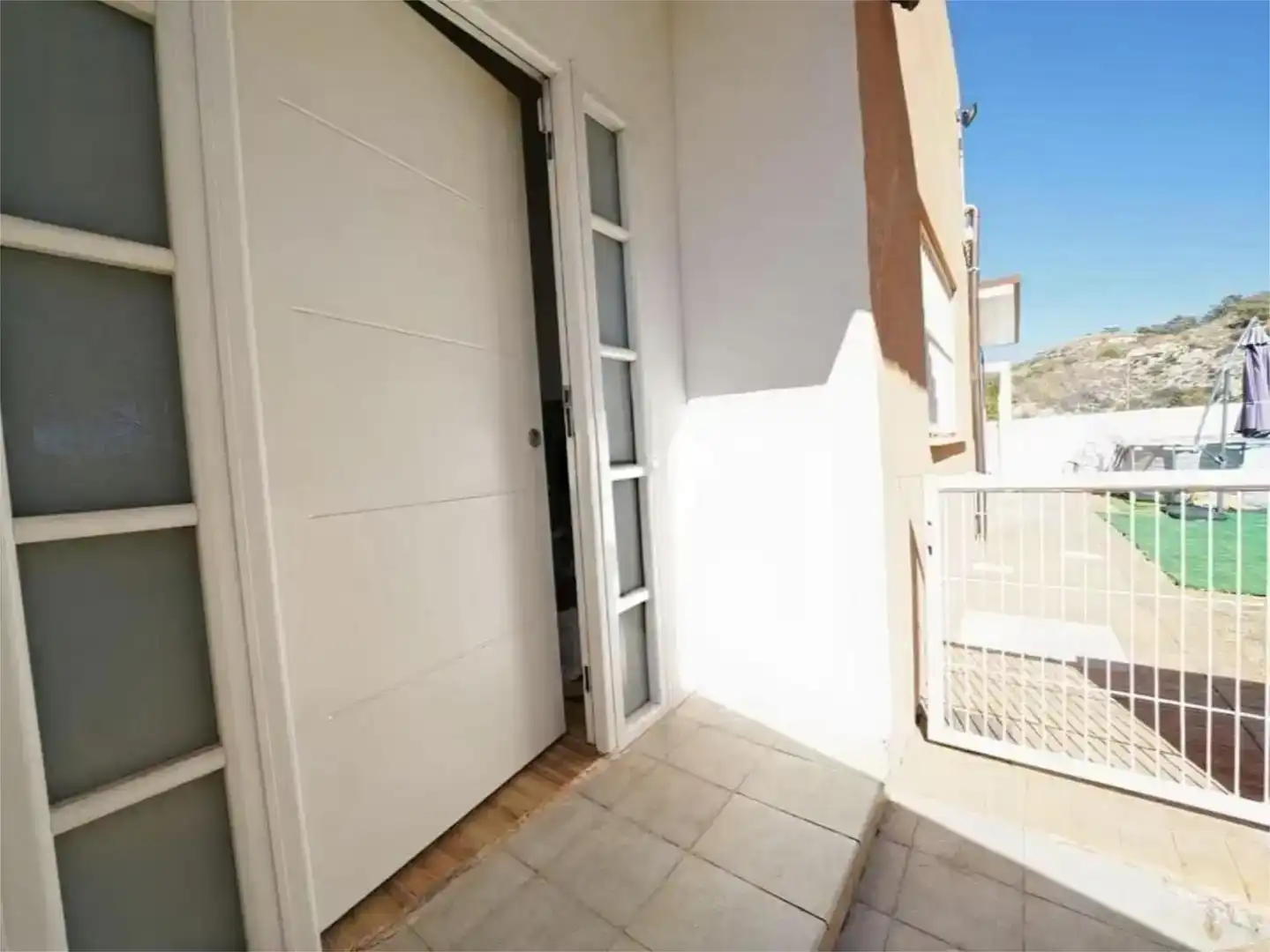 Terrassa de Casa o xalet en venda en El Campello amb Aire condicionat, Jardí privat i Traster