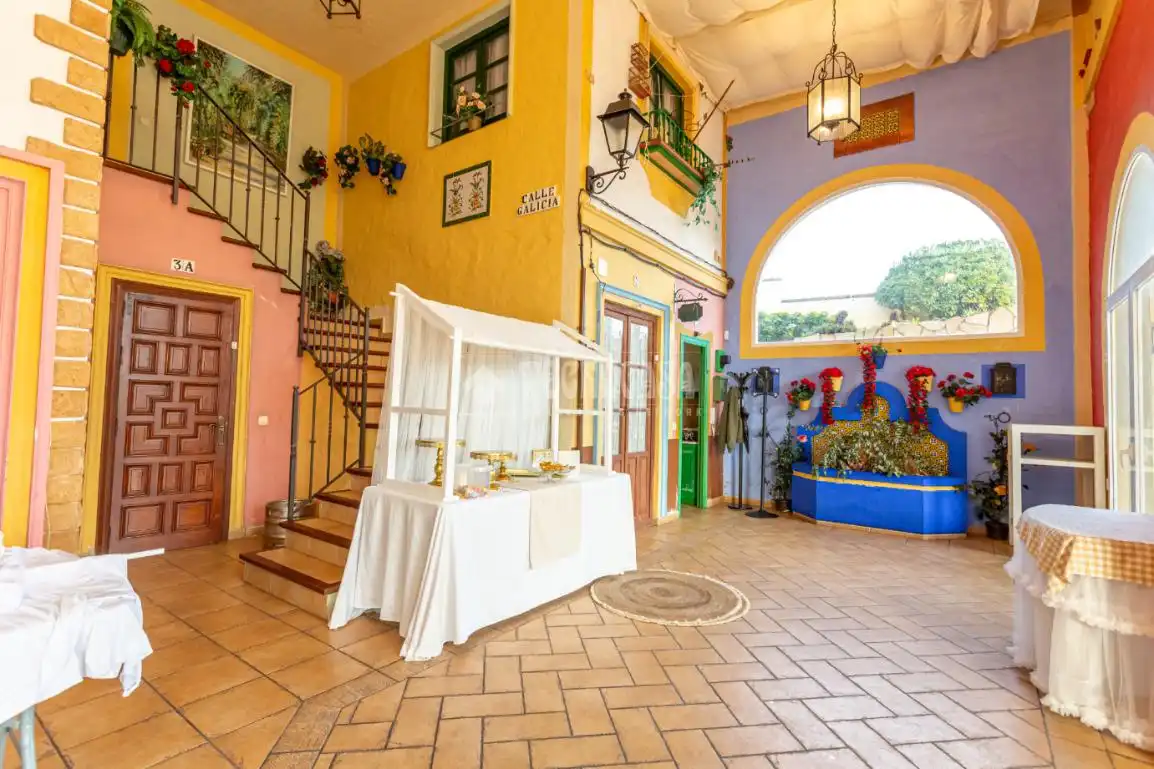 Houses for sale in Algeciras  with Air Conditioner and Swimming Pool