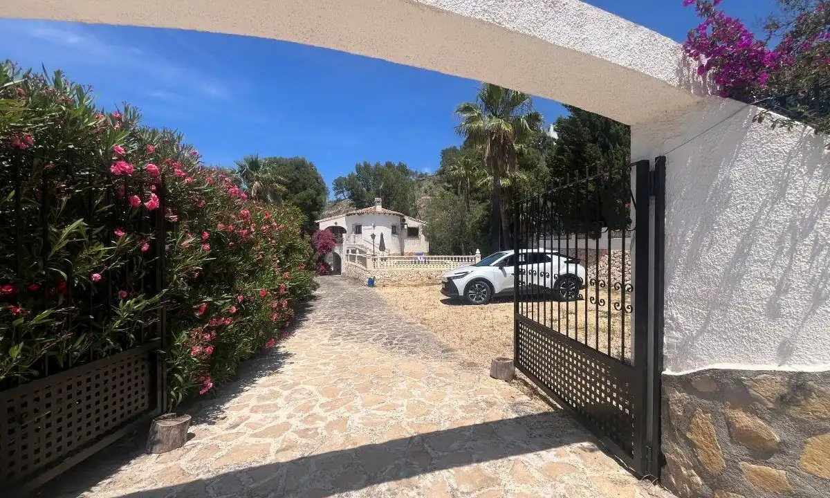 Casa con piscina in vendita a La Empedrola, imagen 3