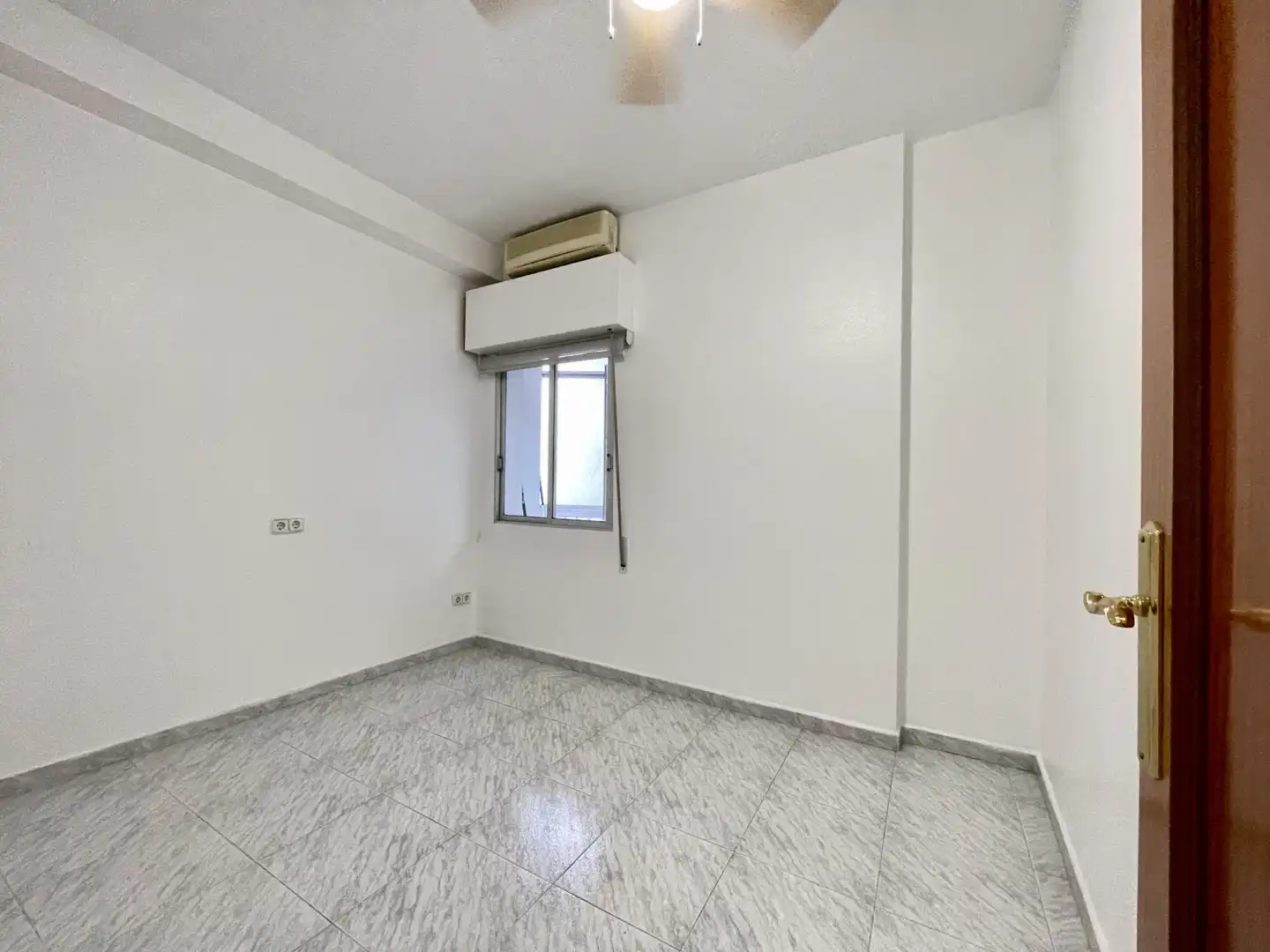 Büro mit Aufzug zur Miete in General Lacy 3, imagen 16