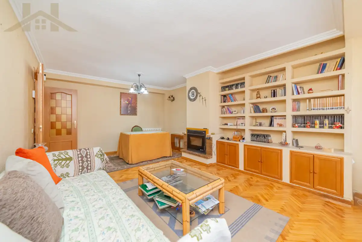 Living room of Flat for sale in Torrelodones  with Heating, Storage room and Furnished
