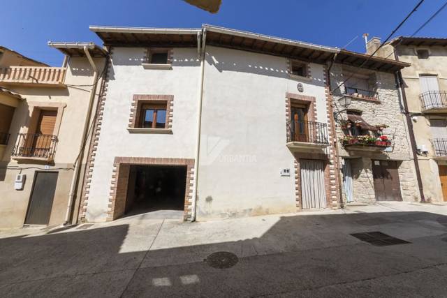 Casa-chalet en Venta en Virgen Del Castillo en Miranda de Arga