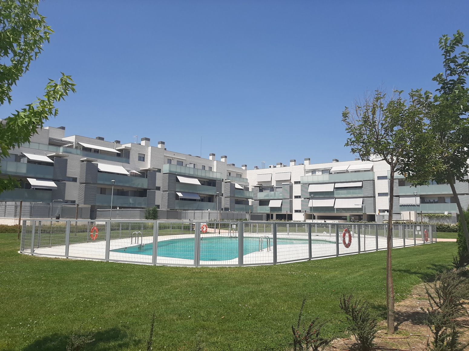 Vista exterior de Pis de lloguer en Villalbilla amb Aire condicionat, Calefacció i Jardí privat