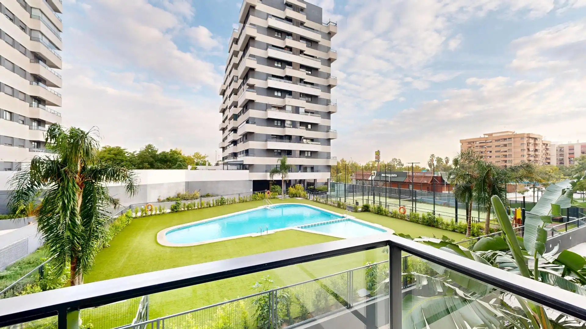 Swimming pool of Flat for sale in Benicalap