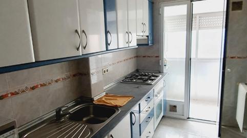 Foto 2 de Piso en venta en Calle de José Barbastre, Ventas, Madrid