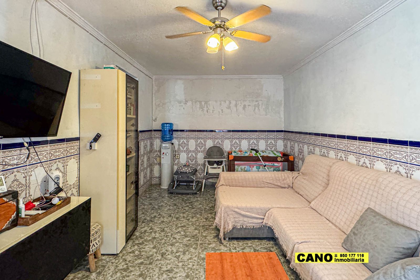 Sala d'estar de Casa o xalet en venda en Roquetas de Mar amb Terrassa