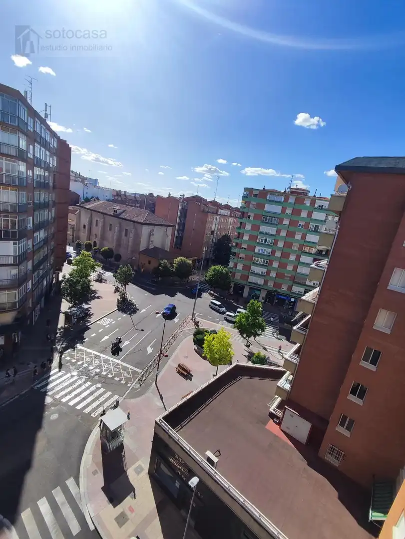 Vista exterior de Ático en venta en Valladolid con Calefacción