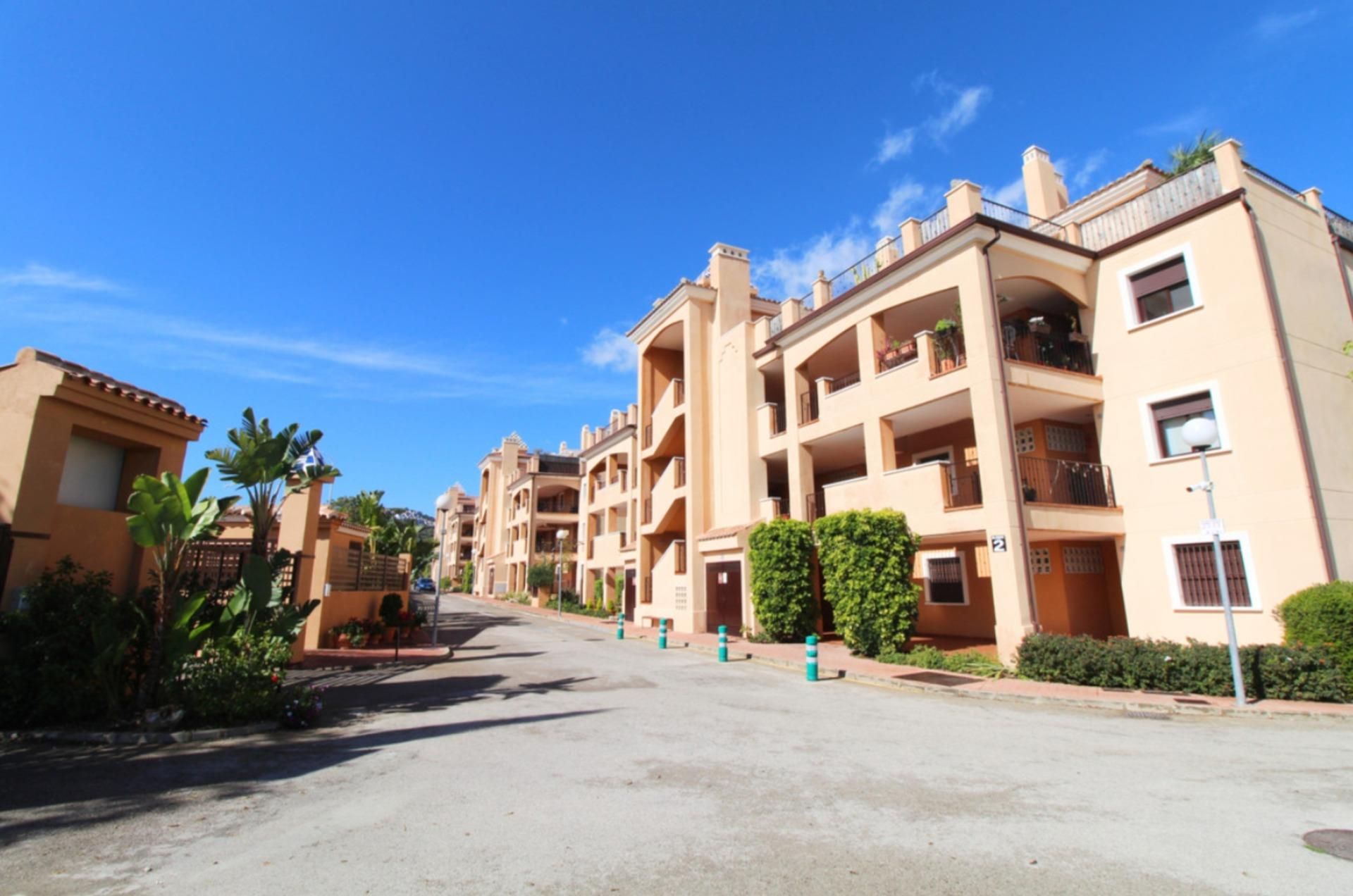 Vista exterior de Àtic en venda en Mijas amb Calefacció, Terrassa i Traster