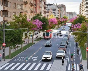 Exterior view of Apartment for sale in  Valencia Capital  with Air Conditioner, Furnished and Oven