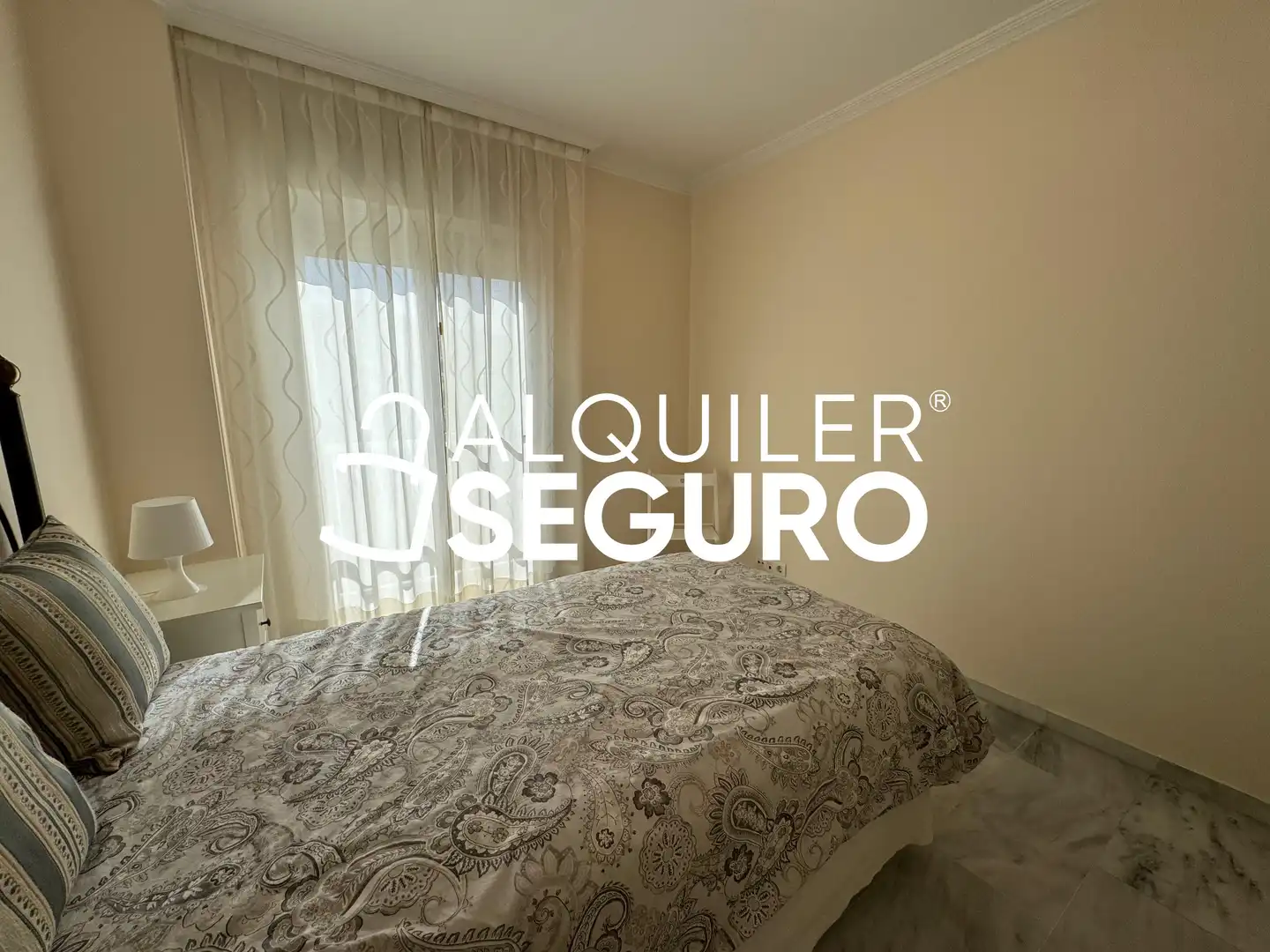 Habitación de Piso de alquiler en Málaga con Aire acondicionado, Terraza y Piscina