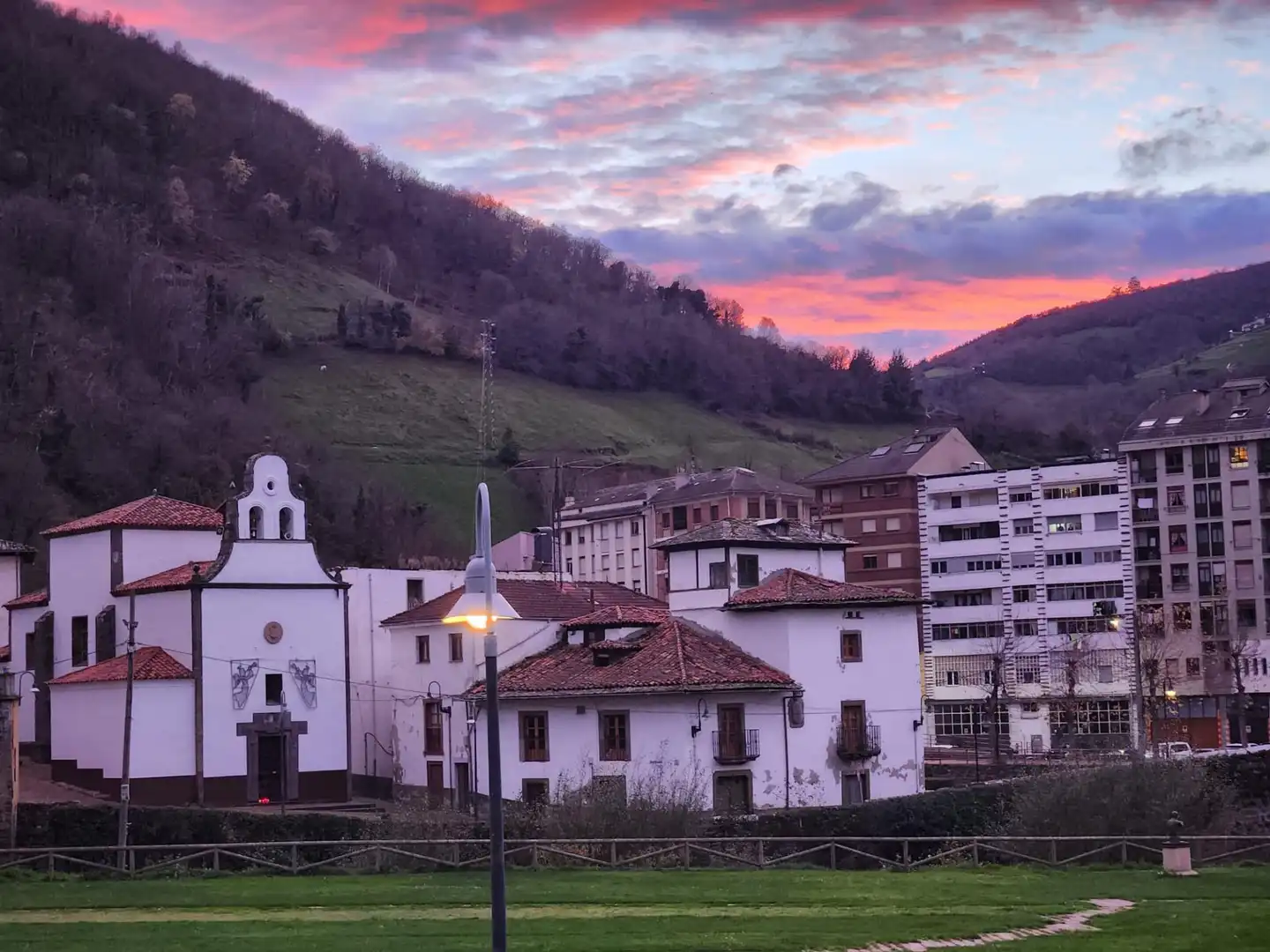 Vista exterior de Edificio en venta en Cangas del Narcea