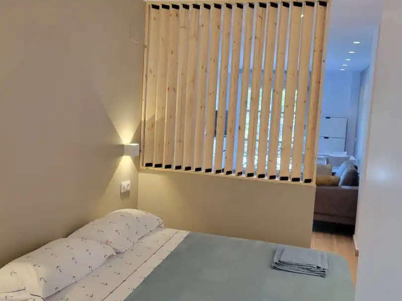 Schlafzimmer von Wohnung zur Miete in Valencia mit Klimaanlage, Heizung und Möbliert