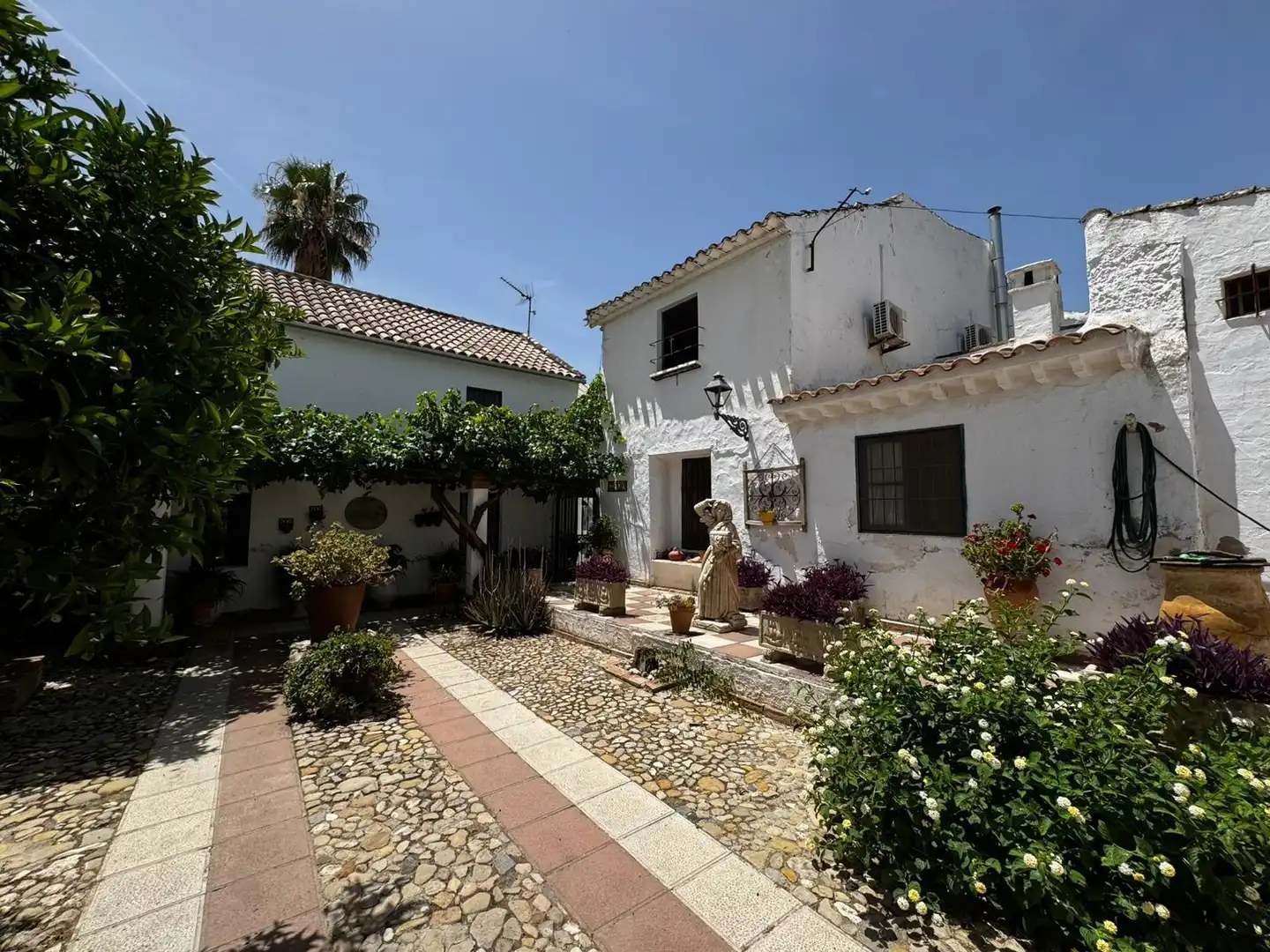 Exterior view of Houses for sale in Fuente-Tójar  with Air Conditioner, Heating and Private garden