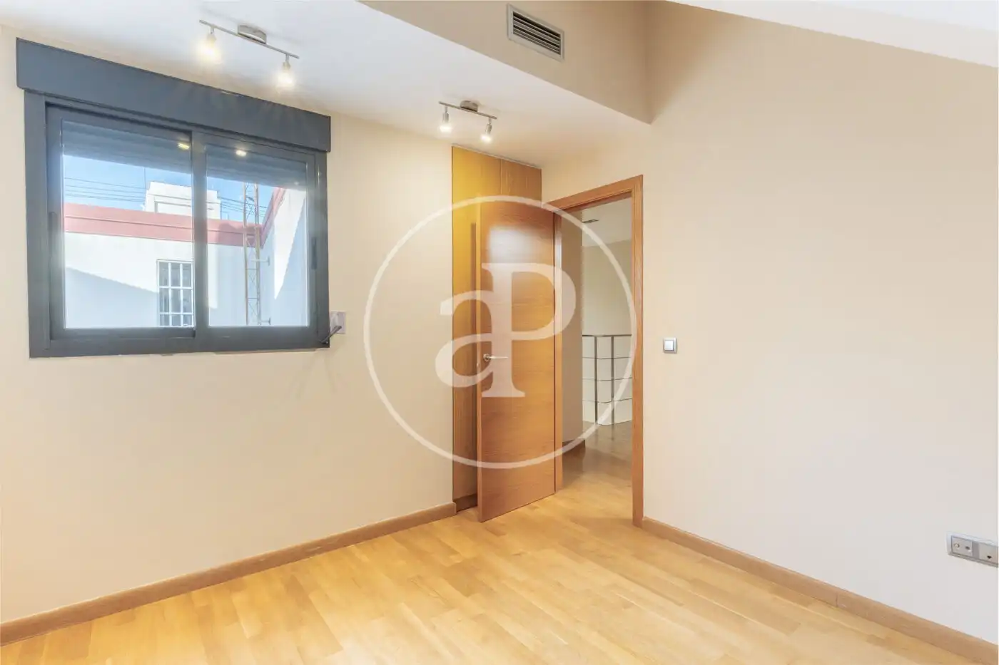 Schlafzimmer von Maisonette zum Verkauf in Valencia mit Klimaanlage, Heizung und Terrasse