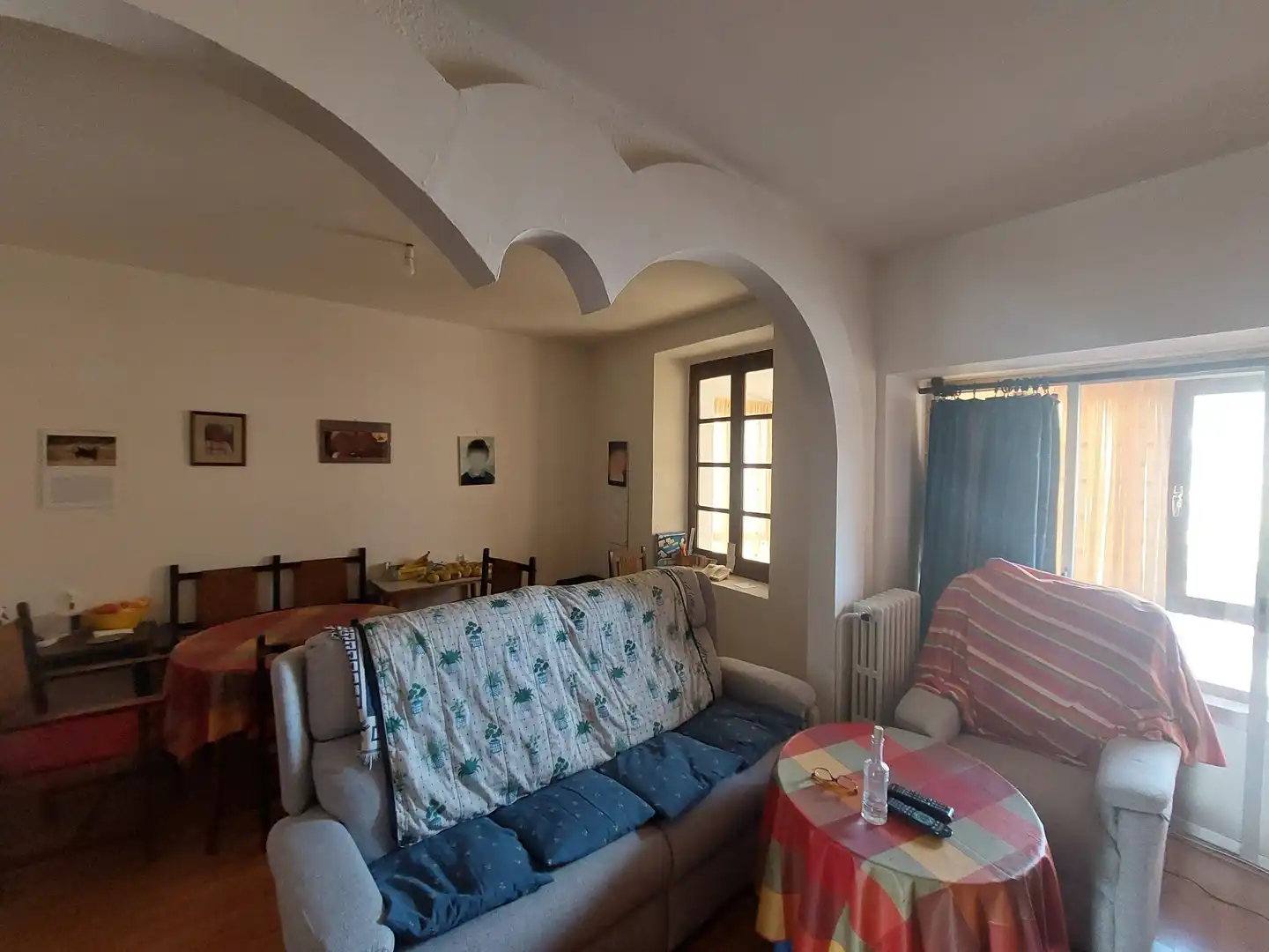 Sala d'estar de Casa o xalet en venda en Boñar amb Calefacció, Jardí privat i Terrassa