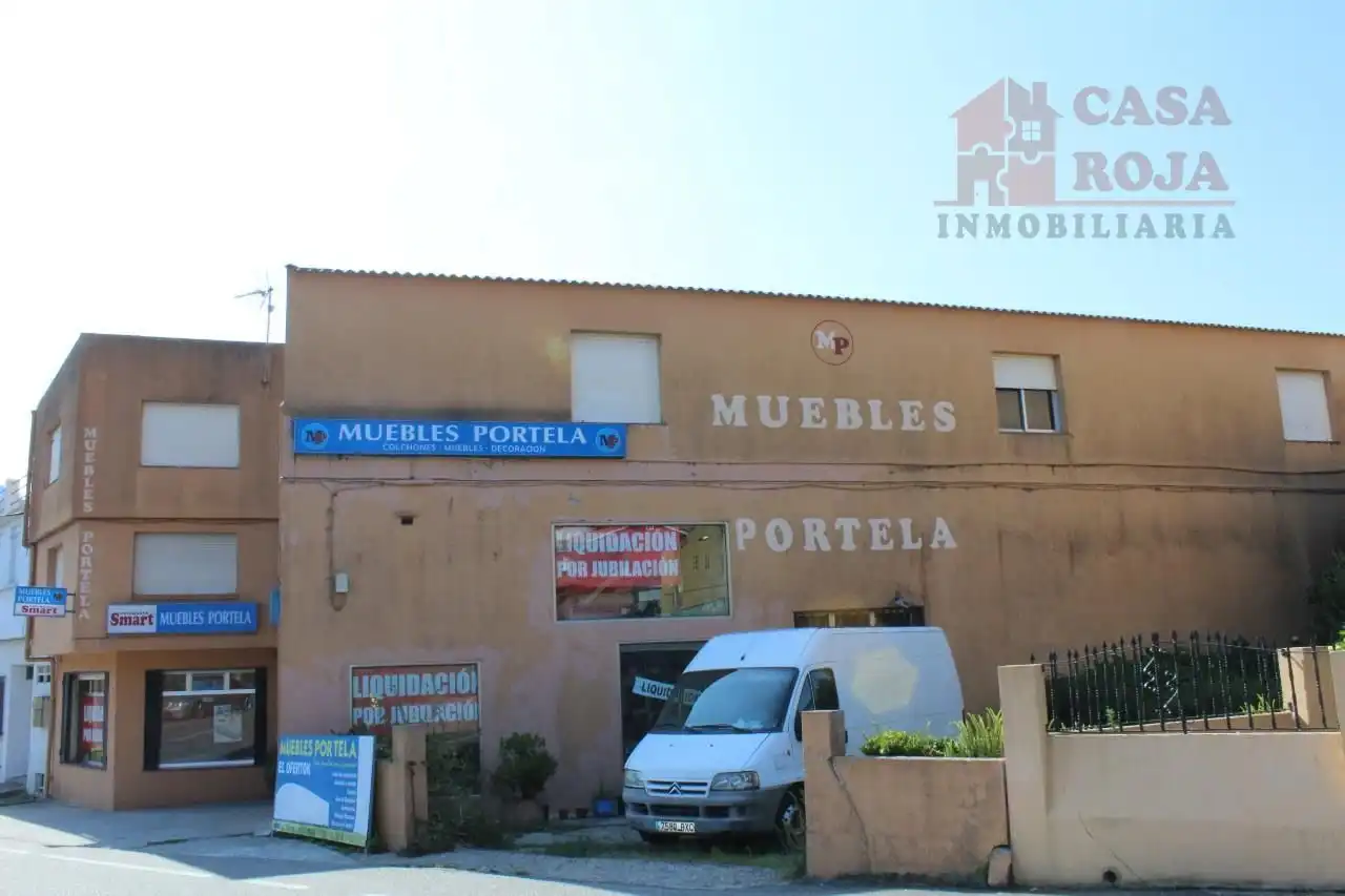Vista exterior de Edifici en venda en Cangas 