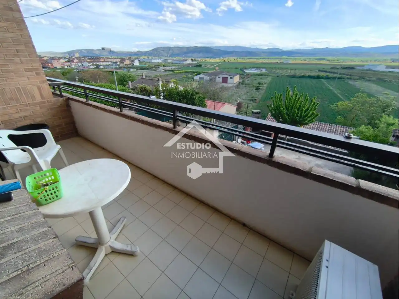 Terraza de Casa o chalet en venta en Mendavia con Calefacción, Jardín privado y Parquet