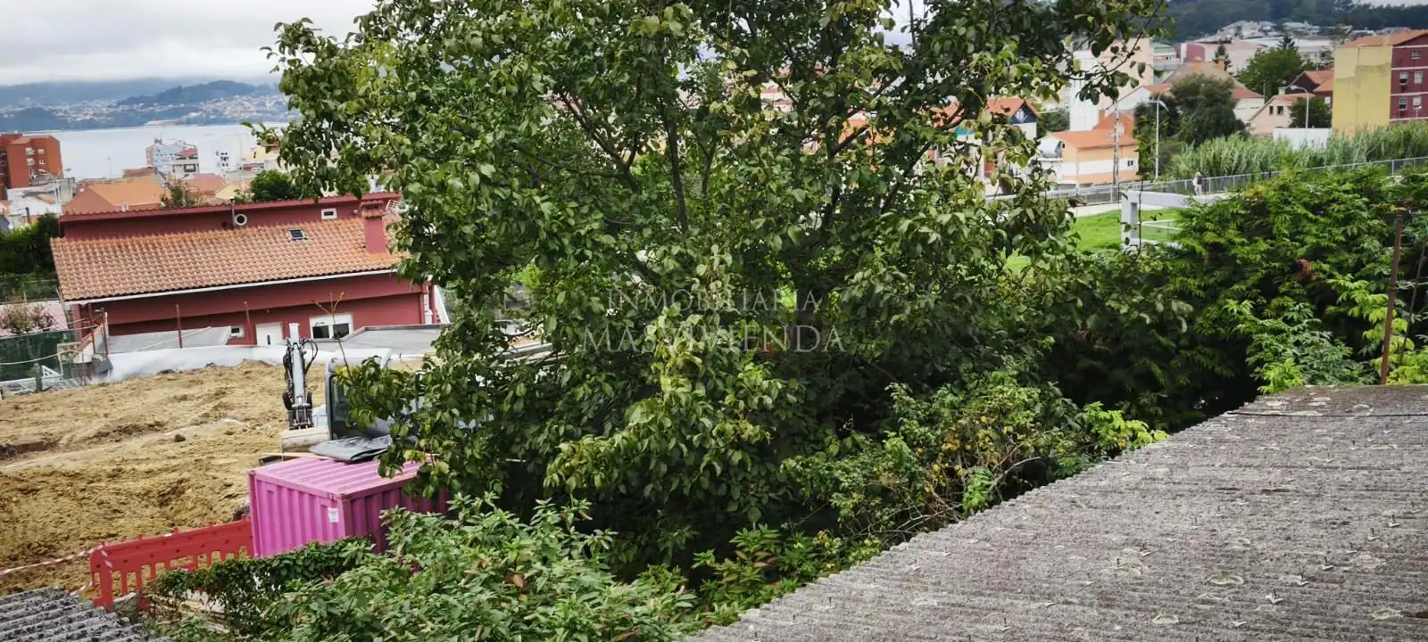 Casa adosada en venda a Frian, Teis