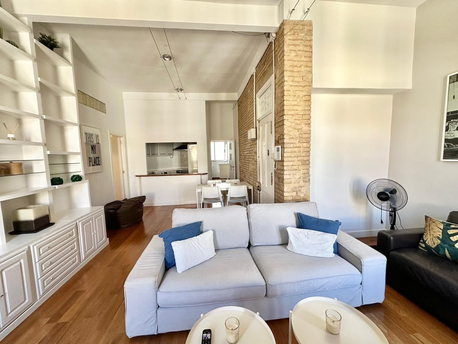 Sala de estar de Piso de alquiler en  Valencia Capital con Aire acondicionado, Calefacción y Balcón