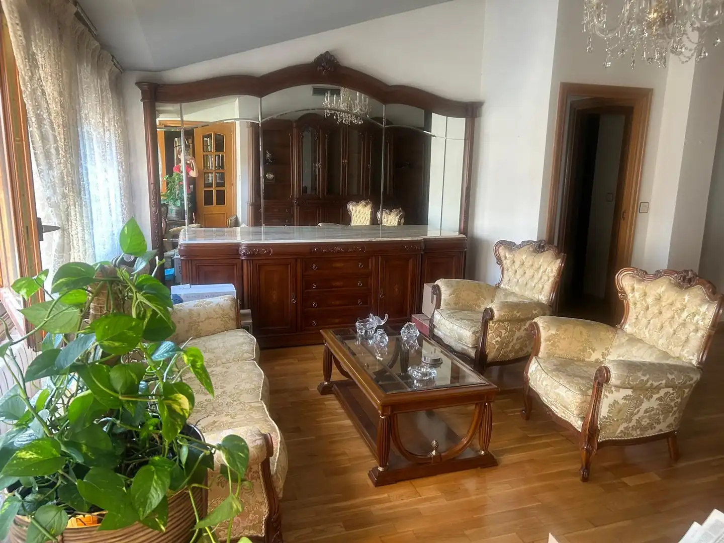 Sala d'estar de Pis de lloguer en Zaragoza amb Calefacció, Parquet i Moblat