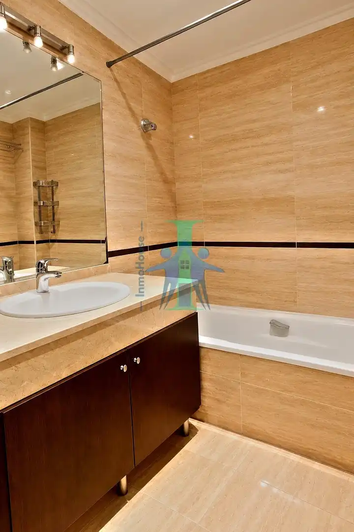 Bathroom of Apartments for rent in Facultad de Medicina