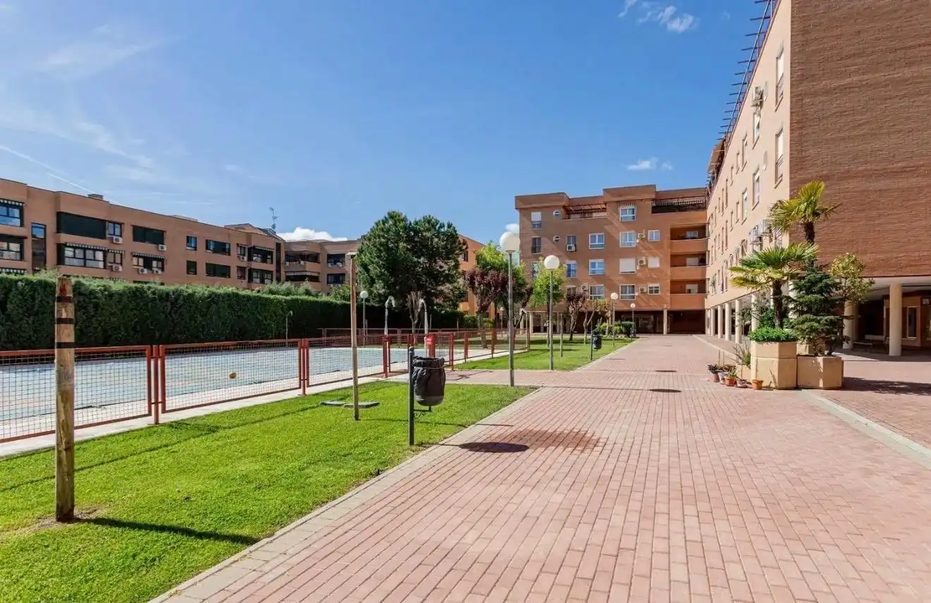 Vista exterior de Pis en venda en Restón I - Restón II