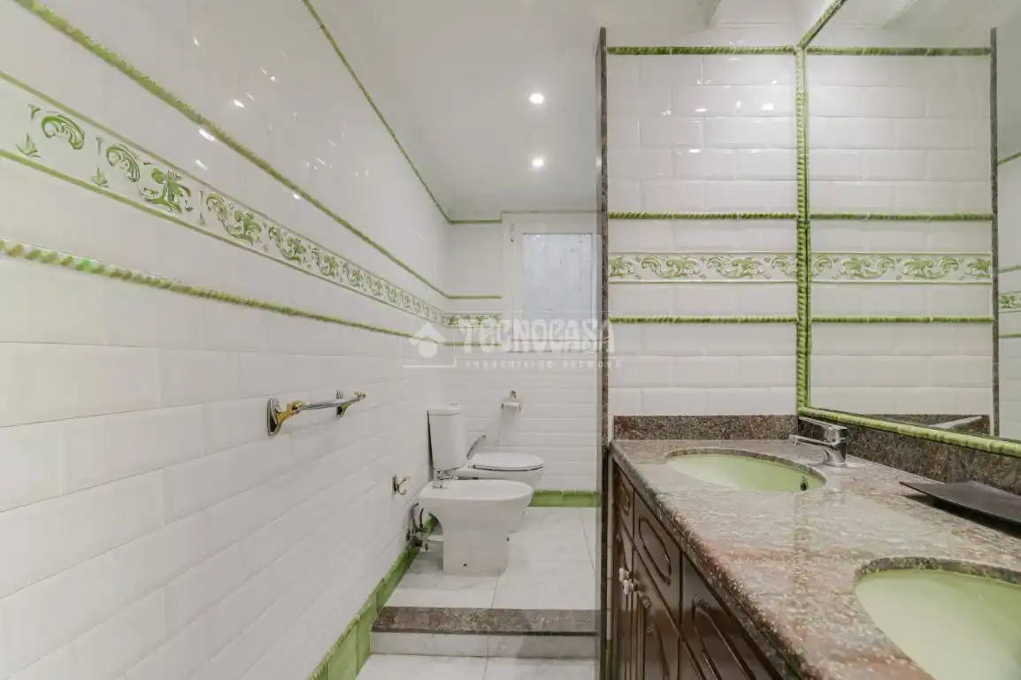Baño de Piso en venta en Barcelona con Aire acondicionado, Calefacción y Balcón