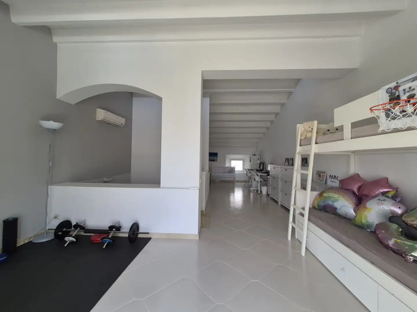 Einfamilien-Reihenhaus zum Verkauf in Calella mit Klimaanlage, Heizung und Privatgarten