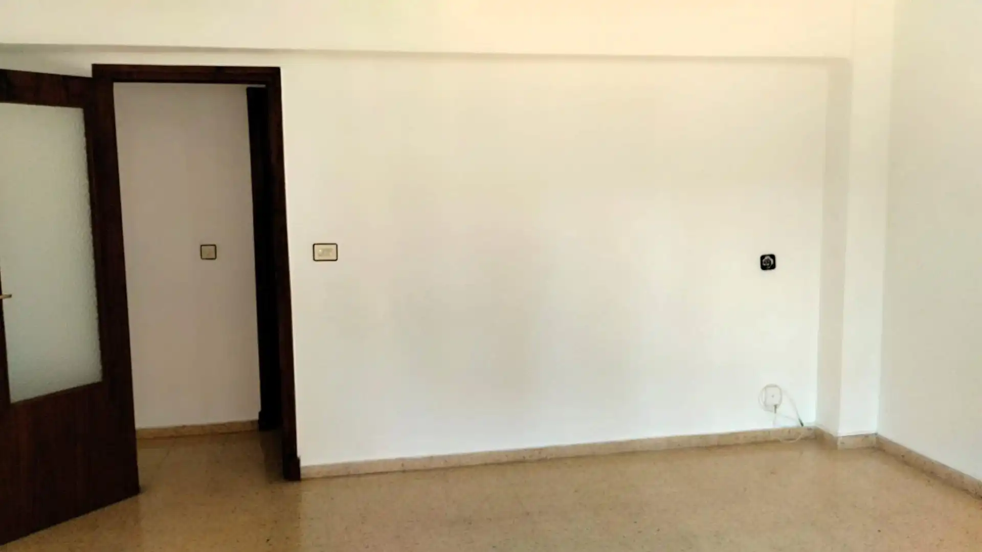 Flat for sale in Valencia  with Air Conditioner and Balcony
