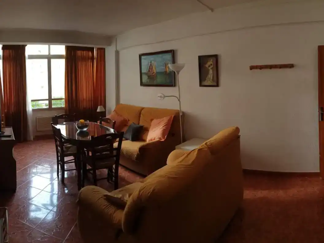 Wohnzimmer von Wohnung zur Miete in  Sevilla Capital mit Klimaanlage und Balkon