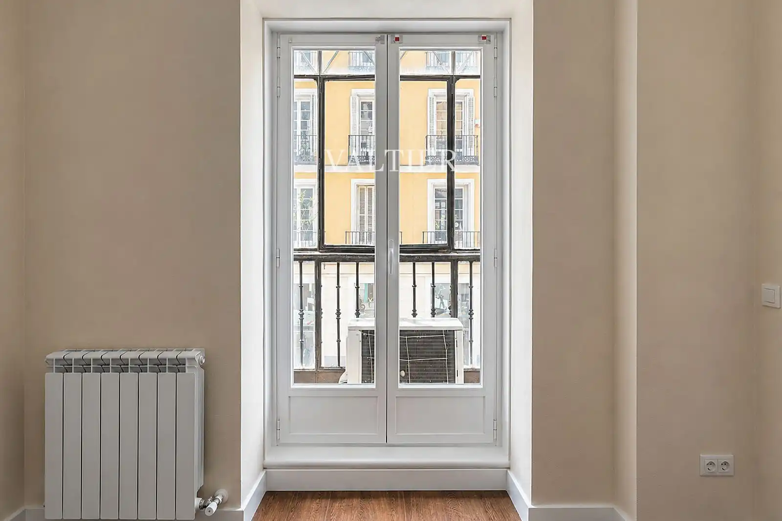 Balcony of Flat for rent in Madrid  with Air Conditioner