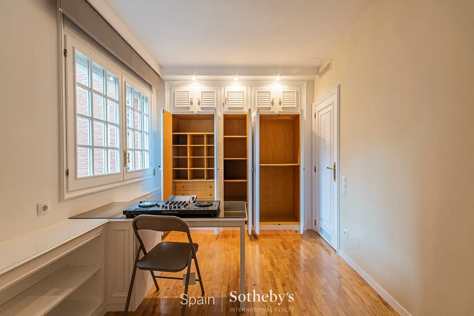 Habitación de Apartamento en venta en Barcelona con Aire acondicionado, Calefacción y Terraza