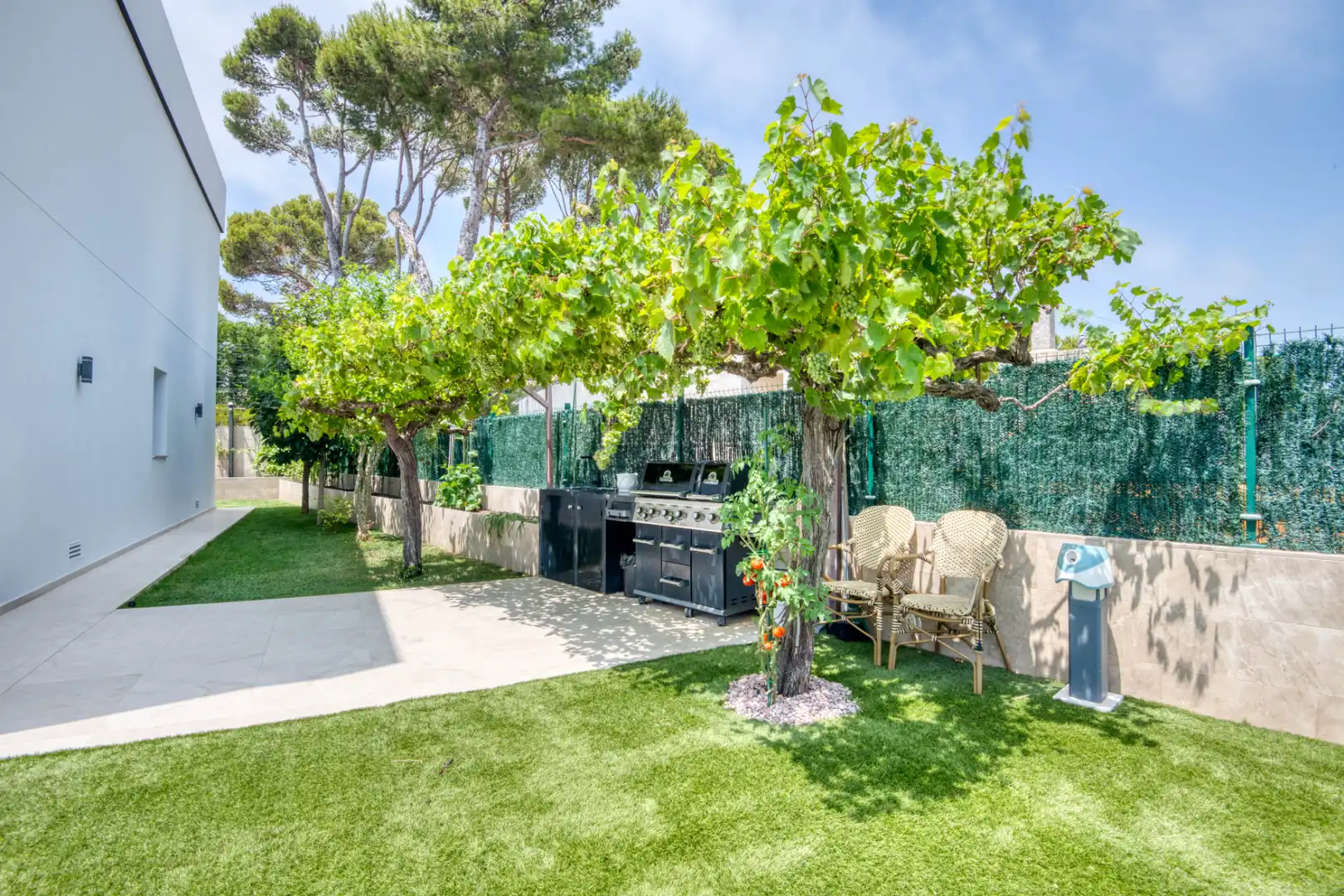Chalet con piscina en venta en Carrer Cadí, imagen 4