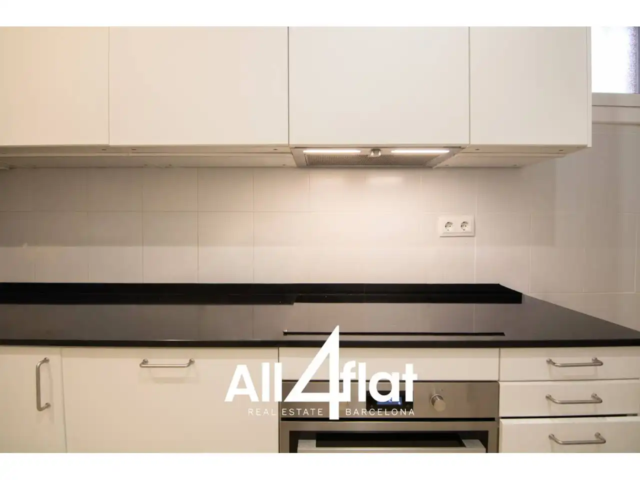 Kitchen of Flat for sale in Barcelona  with Air Conditioner, Furnished and Balcony